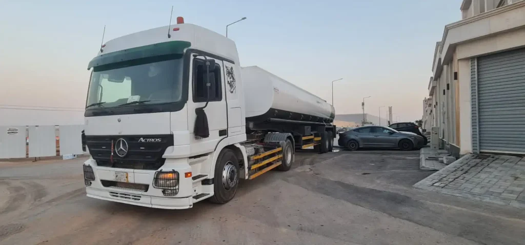 وايت ماء شمال الرياض شركة توصيل المياه بأسطول 32 طن, السرعة والنقاء في خدمتكم